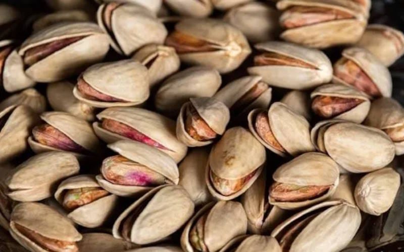 راهنمای انتخاب و خرید پسته؛ انواع پسته و بررسی کیفیت و تازگی 2 پسته اکبری