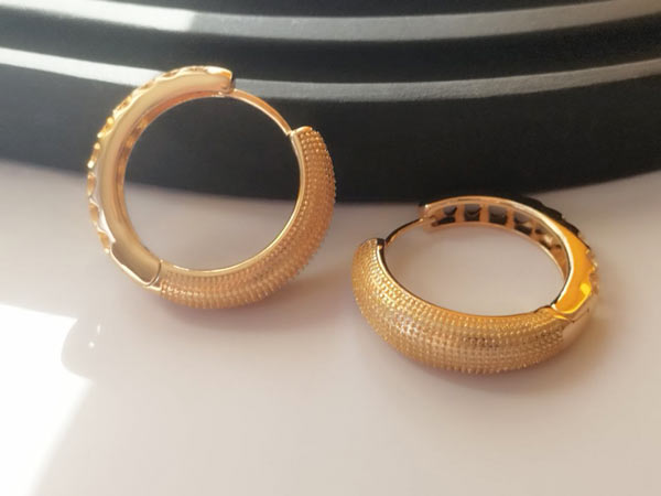 راهنمای خرید گوشواره ژوپینگ (اطلاعات جامع درباره ویژگی های آن)