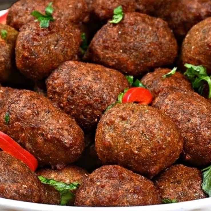 ۱۰ غذای خوشمزه و مقوی با عدس؛ از آش سنتی تا دسر شیرین (به همراه خواص کامل عدس) 6 کوکوی عدس و کدو سبز