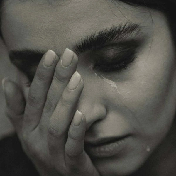 آینه شکسته