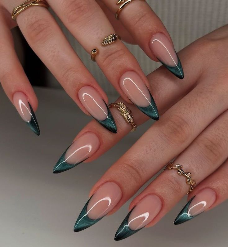 مدل ناخن فرنچ با آیس ژل؛ ترکیب کلاسیک و مدرن + آموزش گام به گام و ایدههای جذاب 2 مدل ناخن فرنچ با آیس ژل؛ ترکیب کلاسیک و مدرن + آموزش گام به گام و ایدههای جذاب