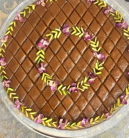 تزیین حلوا با چاقو و سیخ؛ آموزش ۲۱ مدل ساده و مجلسی 13 تزیین حلوا برای مراسم با طرح منظم