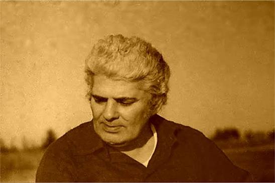 سپیده دم (شعر شاملو)؛ طلوع امید در دل تاریکی