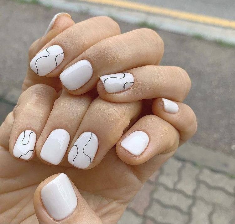 مدل ناخن میلکی کوتاه و بلند؛ ۱۳۳ ایده شیک، ساده و ترندی 90 ناخن میلکی مربعی 5