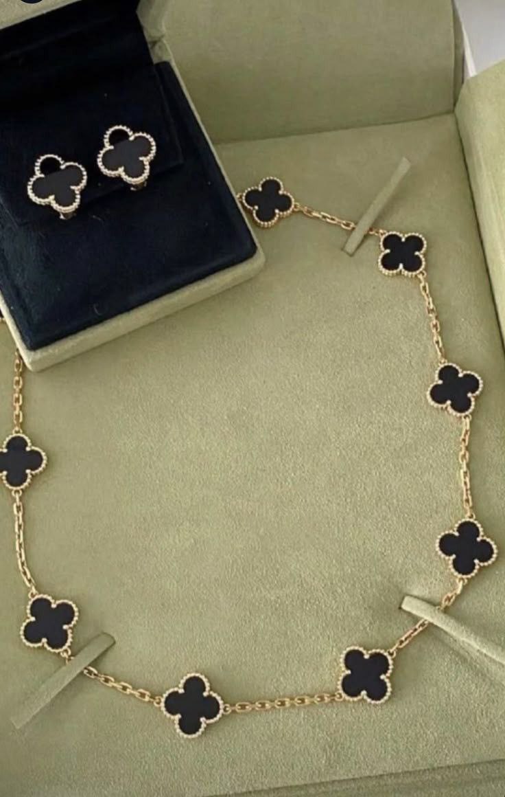 مدل نیم ست طلا جدید ۲۰۲۶؛ از ظریف و مینیمال تا لاکچری 16 مدل نیم ست جدید با ظاهر لوکس و رسمی