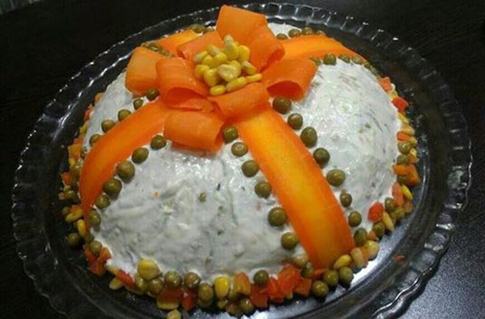 تزیین سالاد الویه؛ 100 ایده برای تولد، مدرسه و مهمانی 26 تزیین سالاد الویه برای مدرسه و ظرف غذای کودک؛ مدل 27