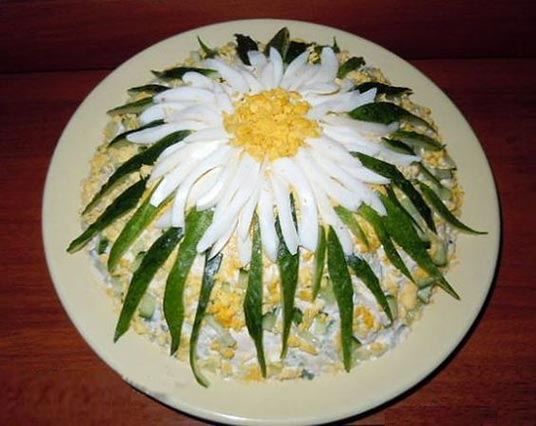 تزیین سالاد الویه؛ 100 ایده برای تولد، مدرسه و مهمانی 17 ایده تزیین سالاد الویه مجلسی با سبزیجات رنگی؛ مدل 18