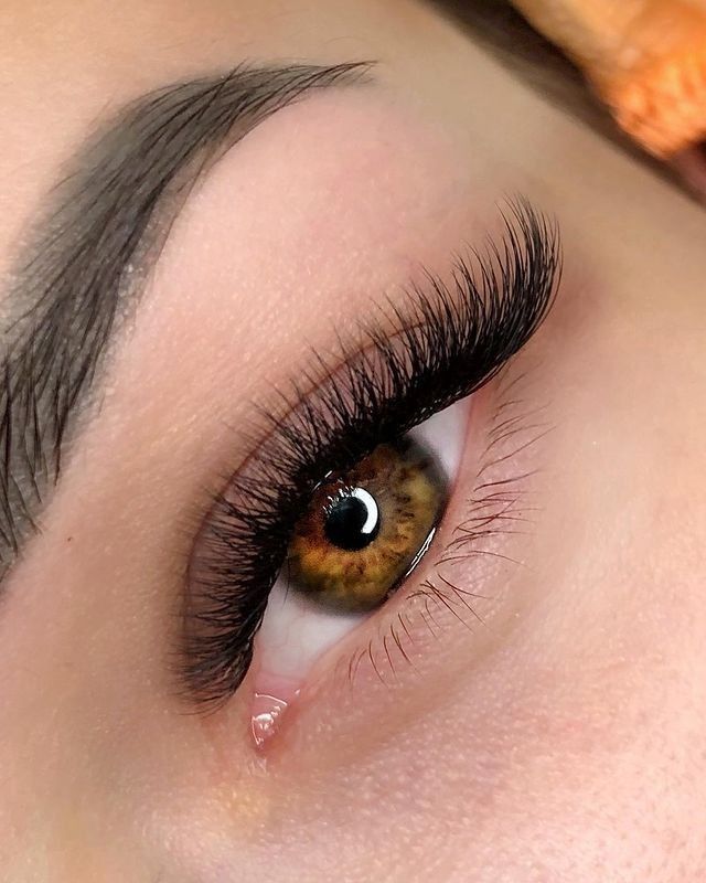 مدل مژه کلاسیک و اکستنشن نچرال ۲۰۲۶؛ ۲۷ مدل ظریف + انتخاب بر اساس فرم چشم 14 مژه نچرال و ظریف برای آرایش لایت