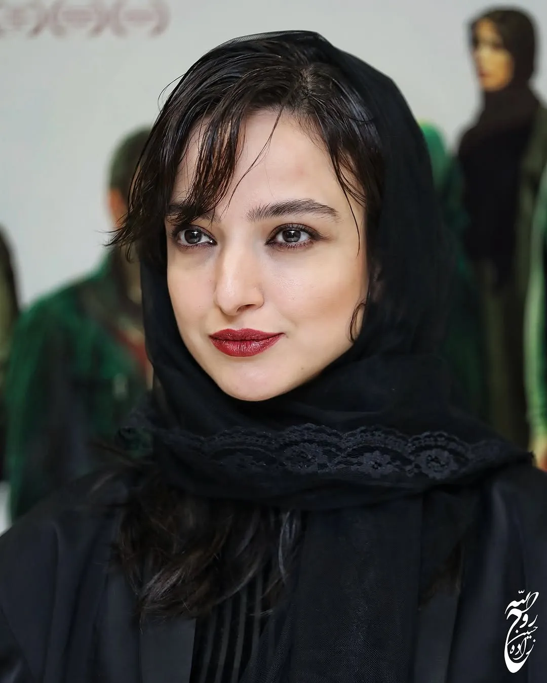 بیوگرافی ندا جبرائیلی؛ زندگی، فیلمها، سریالها و افتخارات 8 عکس ندا جبرائیلی در معرفی فیلم جنگ جهانی سوم و فعالیت سینمایی او