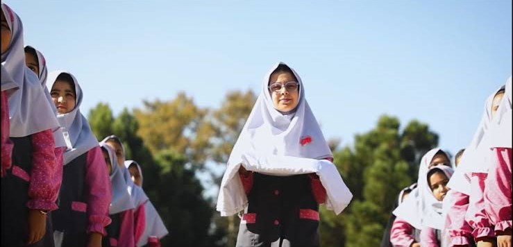 انشا در مورد حس و حال شنیدن آهنگ سرود ملی | مجموعه جدید و اختصاصی برای دانشآموزان ایرانی 2 حس وطندوستی در لحظه سکوت